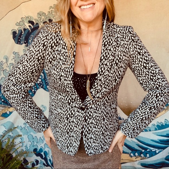 Banana Republic Jackets & Blazers - Banana republic crispy printed blazer size 6